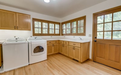 9025 NW Ash St., Portland, OR