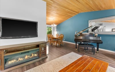 6990 SW Heath Pl, Beaverton, OR