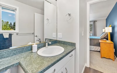 6990 SW Heath Pl, Beaverton, OR