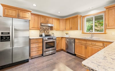6238 SW McEwan Rd, Lake Oswego, OR
