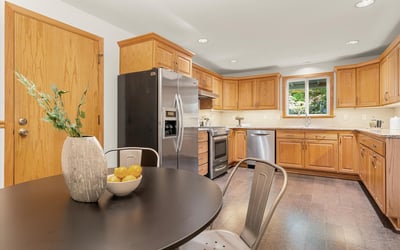 6238 SW McEwan Rd, Lake Oswego, OR