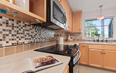 7070 SW Hyland Way, Beaverton, OR