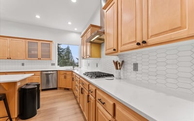 15605 SW Snowy Owl Ln, Beaverton, OR
