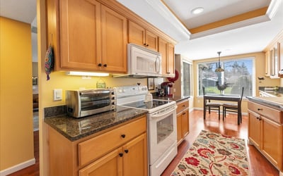 15930 SW Greens Way, Portland, OR
