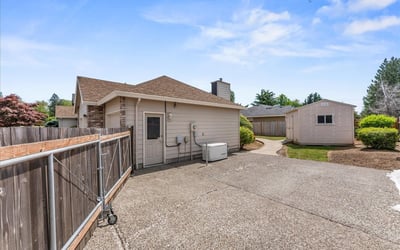 12402 Cominger Dr, Oregon City, OR