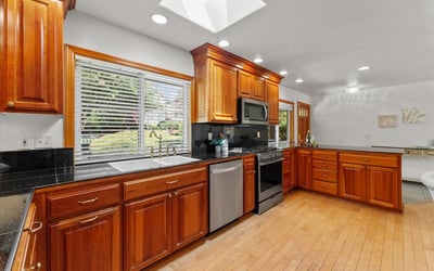 9150 SW Salmon St, Portland, OR