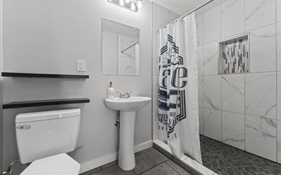 13920 S Lucia Lane, Mulino, OR