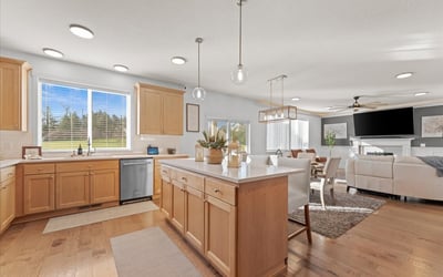 13920 S Lucia Lane, Mulino, OR