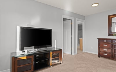 13920 S Lucia Lane, Mulino, OR