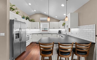 16366 Front Ave, Oregon City, OR