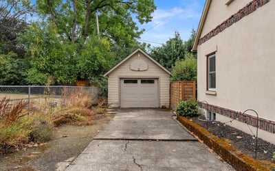 12260 SW Butner Road, Portland, OR