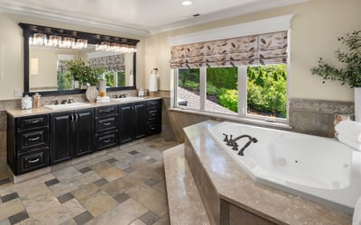 8617 NE 20th Street, Clyde Hill, WA