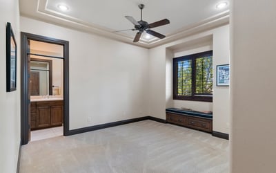 9717 Winter Palace Dr, Las Vegas, NV