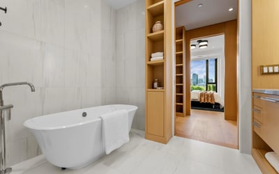 1 strathgowan avenue, Suite 710, Toronto, ON