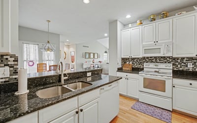 7151 Steeplechase Way, 41, Lansing, MI