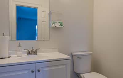 631 N Main St, Kilmarnock, VA