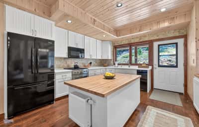 942 Spruce Drive, Lyons, CO