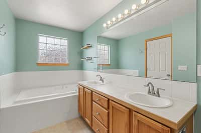 489 Longspur Drive, Brighton, CO