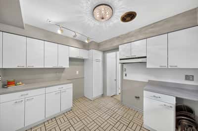 21543 Mahon Drive, Southfield, MI