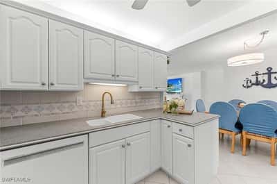 1977 Gulf Shore Blvd, 204, Naples, FL
