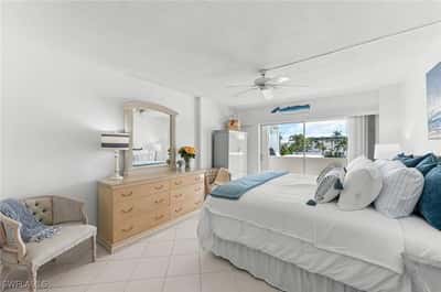 1977 Gulf Shore Blvd, 204, Naples, FL