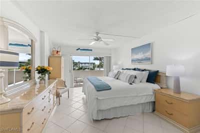 1977 Gulf Shore Blvd, 204, Naples, FL