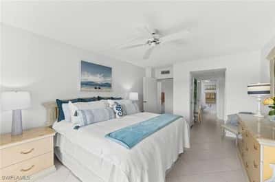 1977 Gulf Shore Blvd, 204, Naples, FL