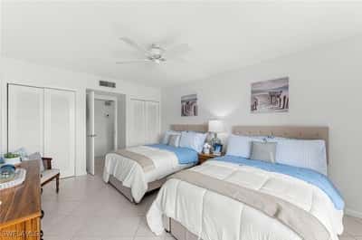1977 Gulf Shore Blvd, 204, Naples, FL