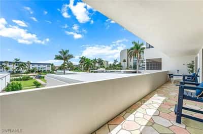 1977 Gulf Shore Blvd, 204, Naples, FL