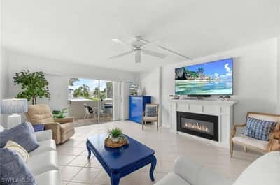 1977 Gulf Shore Blvd, 204, Naples, FL