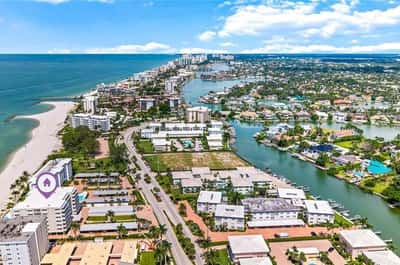 1977 Gulf Shore Blvd, 204, Naples, FL