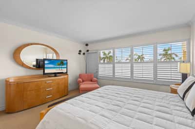 603 Longboat Club Rd Unit 202N, Longboat Key, FL