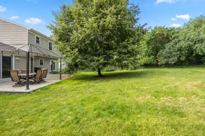 1865 Ridgemoor Dr SE, Grand Rapids, MI