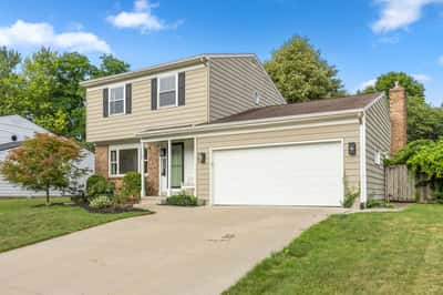1865 Ridgemoor Dr SE, Grand Rapids, MI