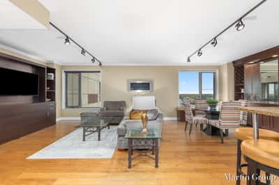 62 Campau Circle NW, Grand Rapids, MI