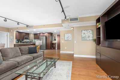62 Campau Circle NW, Grand Rapids, MI