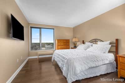 62 Campau Circle NW, Grand Rapids, MI