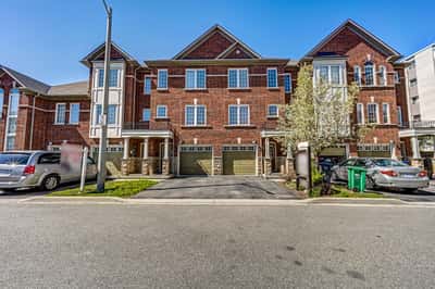 8 Sand Wedge Lane, Brampton, ON