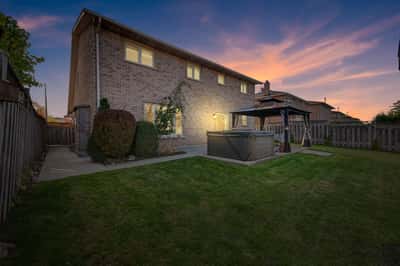 29 Napoleon Dr, Stoney Creek, ON