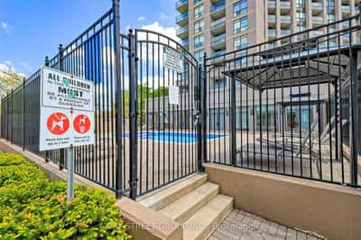 220 Forum Dr,, 1009, Mississauga, ON