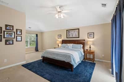 Oversized primary bedroom (virtually staged)