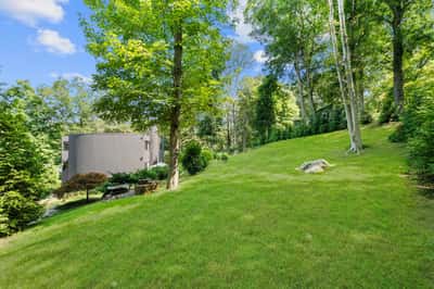 210 Red Fox Road, Stamford, CT