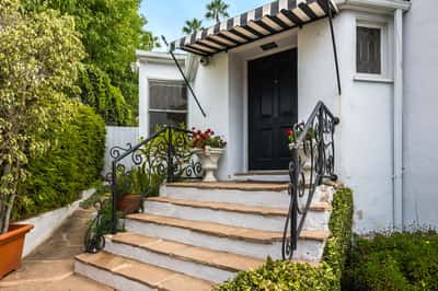 16177 Alcima Ave, Pacific Palisades, CA
