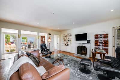 16177 Alcima Ave, Pacific Palisades, CA