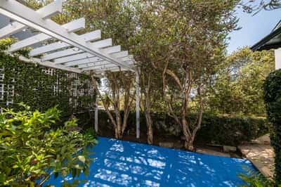 16177 Alcima Ave, Pacific Palisades, CA
