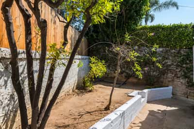 16177 Alcima Ave, Pacific Palisades, CA