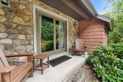 33 Indian Point Road, Hebron, NH