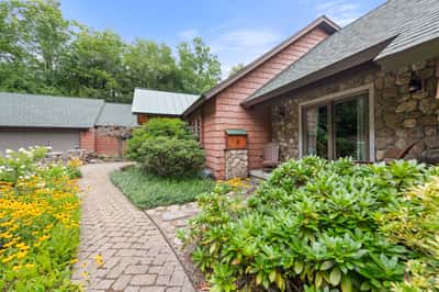 33 Indian Point Road, Hebron, NH