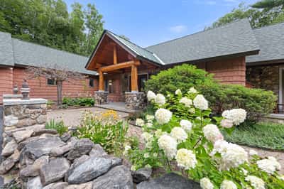 33 Indian Point Road, Hebron, NH