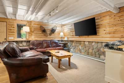 33 Indian Point Road, Hebron, NH